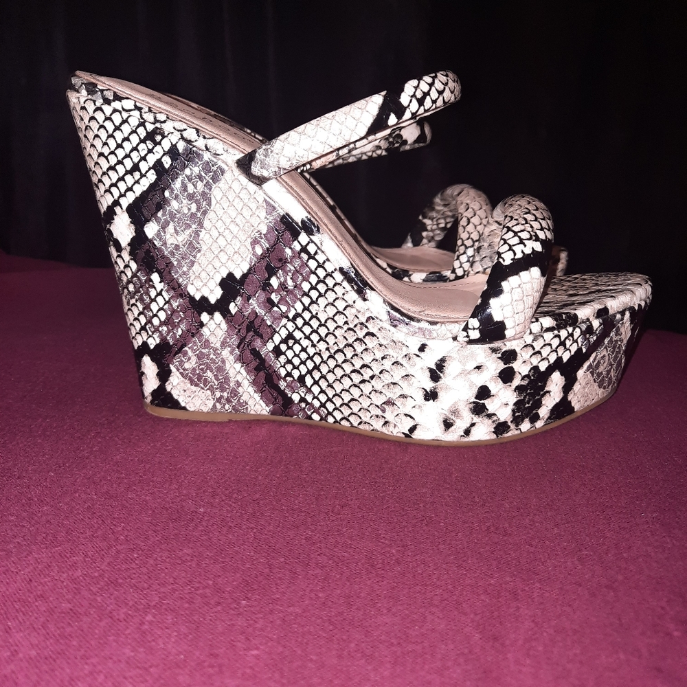 Bamboo snake print heels